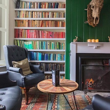 The Black Lion Hotel 리틀 월싱엄 외부 사진