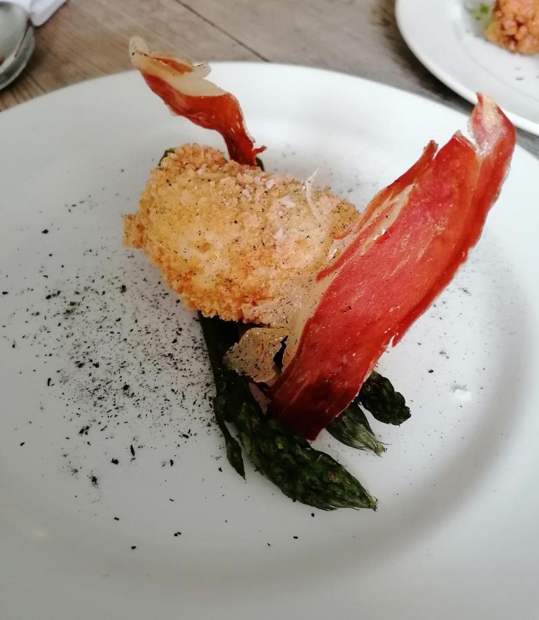 The Black Lion Hotel 리틀 월싱엄 외부 사진