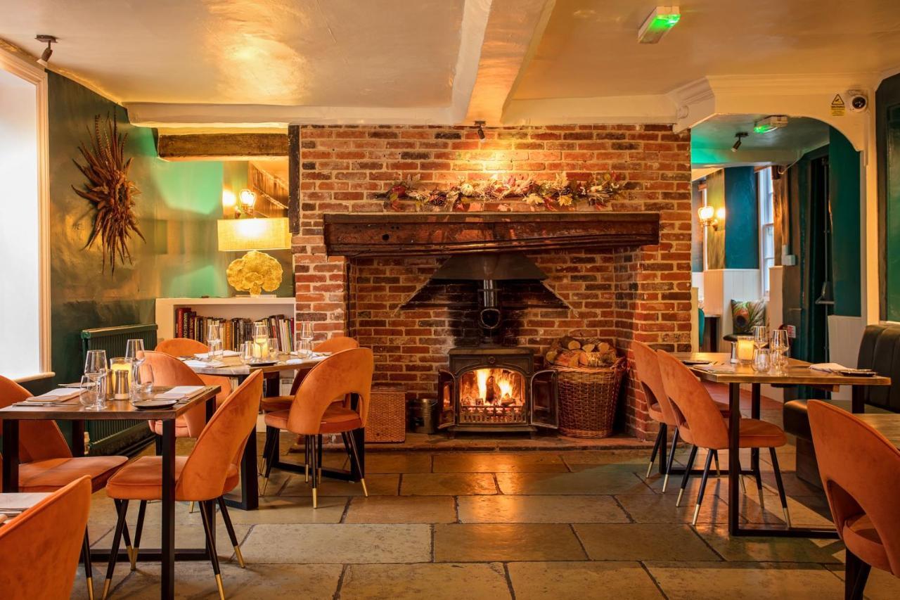 The Black Lion Hotel 리틀 월싱엄 외부 사진