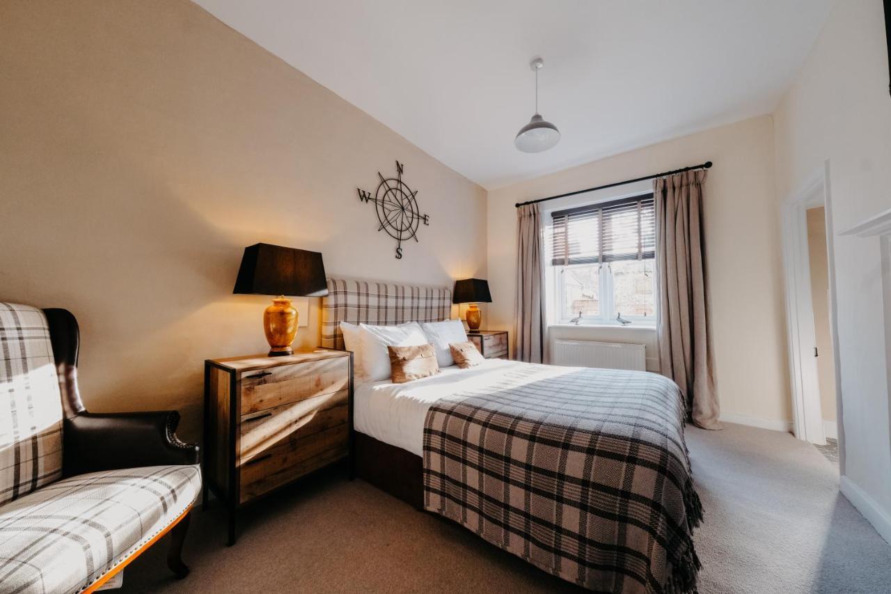 The Black Lion Hotel 리틀 월싱엄 외부 사진