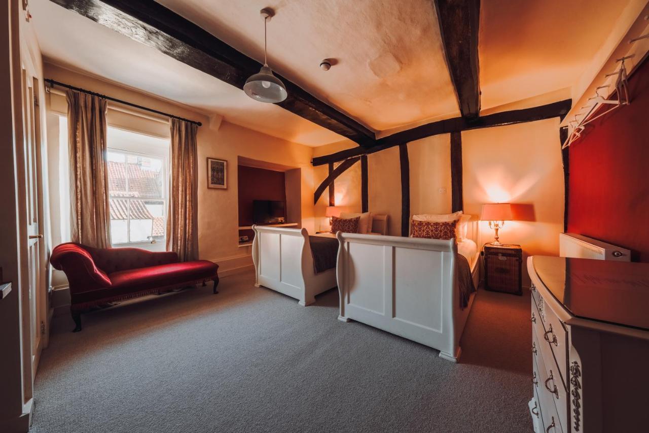 The Black Lion Hotel 리틀 월싱엄 외부 사진