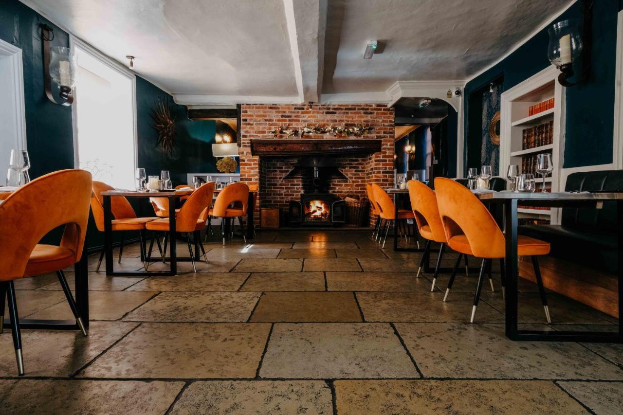 The Black Lion Hotel 리틀 월싱엄 외부 사진